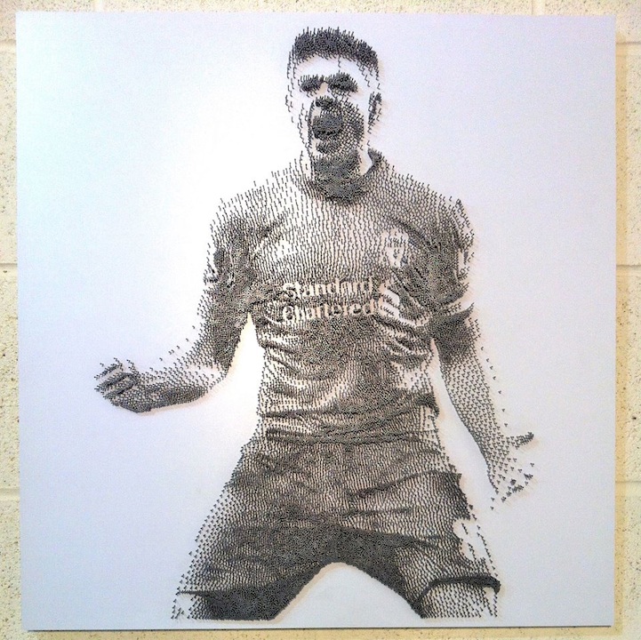 用上千隻鐵釘敲打而成的肖像畫