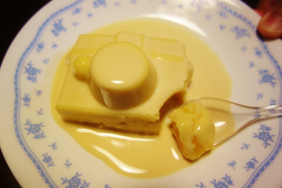 利用 Diana Baby 110 包裝，自製相機型布丁！ 