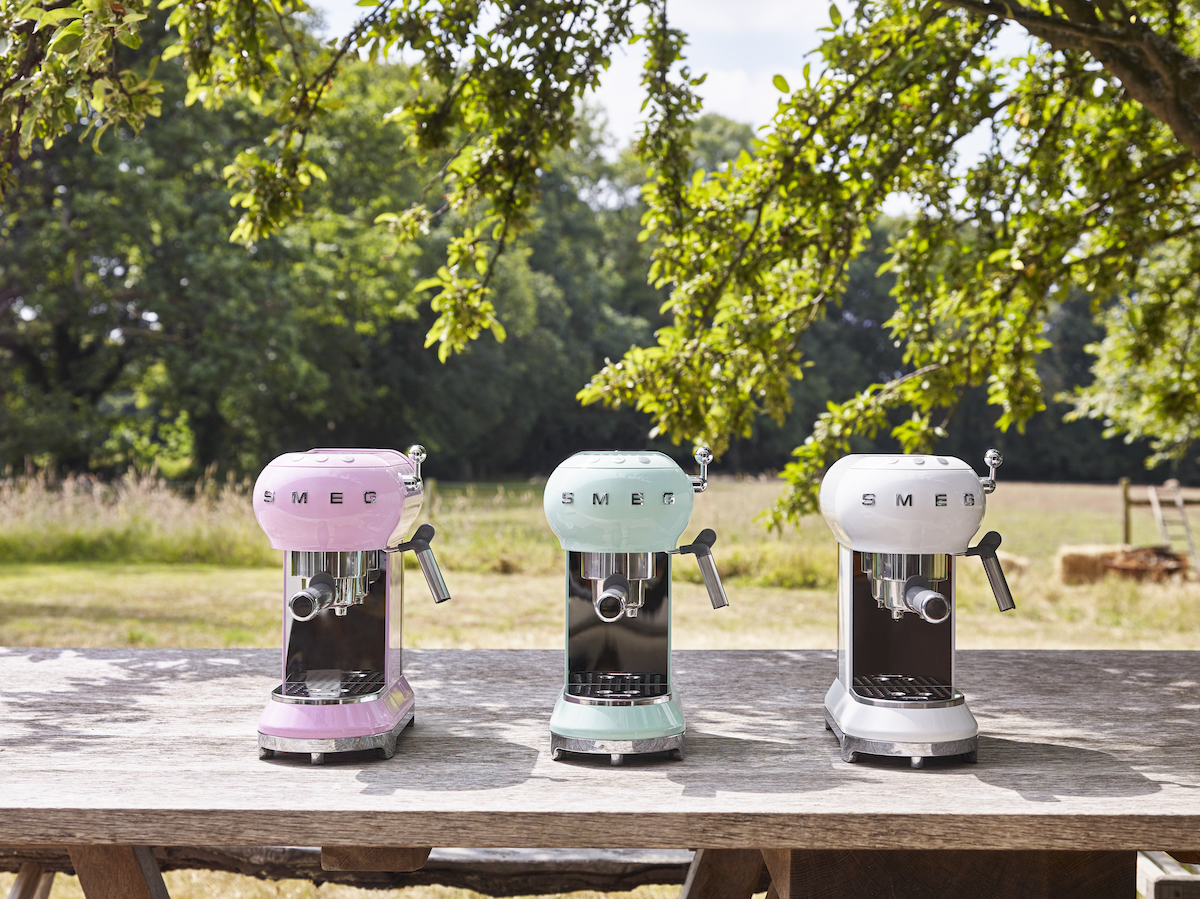 復刻美好的義大利風情，輕鬆為你的生活帶入優雅日常－SMEG 義式咖啡機  