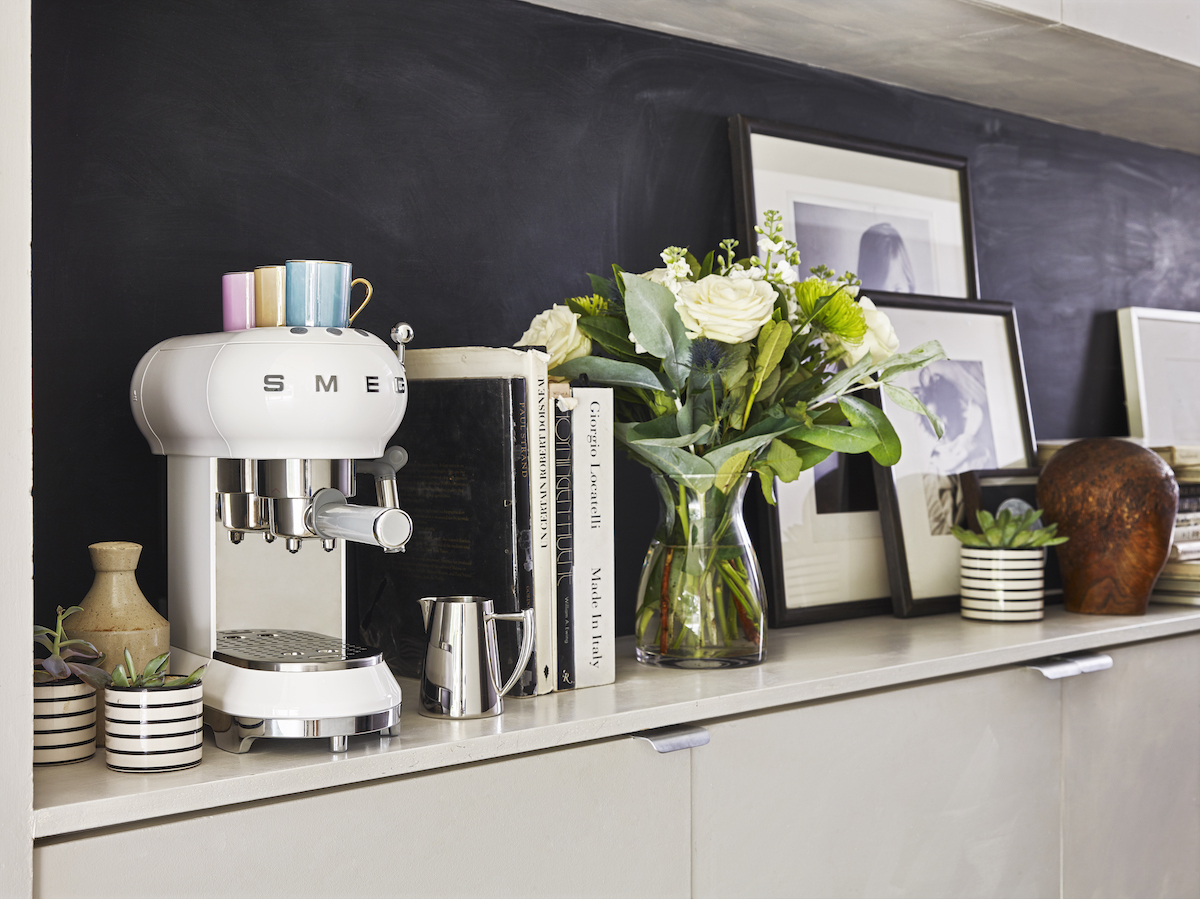 復刻美好的義大利風情，輕鬆為你的生活帶入優雅日常－SMEG 義式咖啡機  