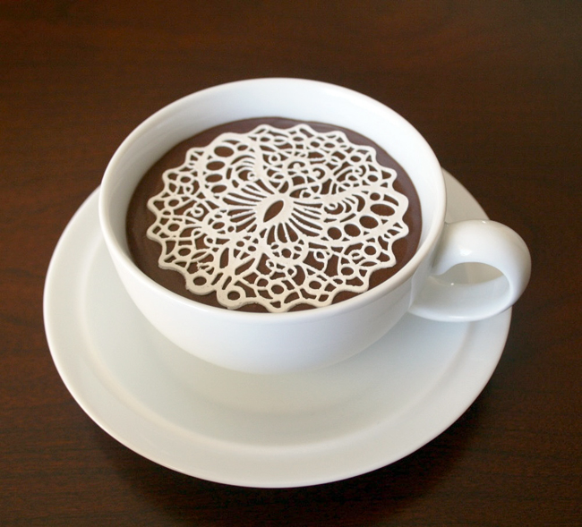 優雅蕾絲造型糖片，裝飾熱飲也妝點你的心情 