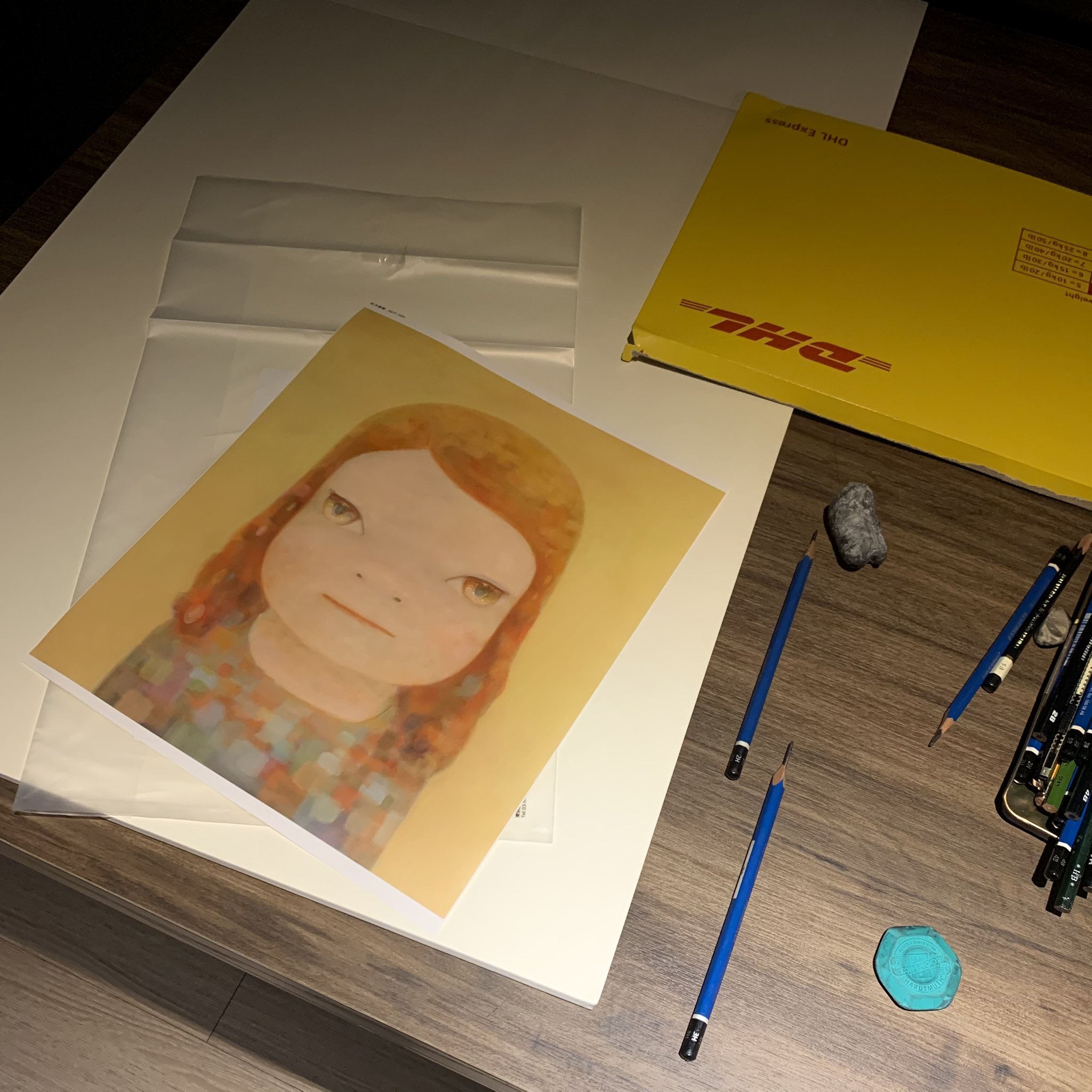 《奈良美智特展》台南場亮點！全新主視覺《微熱少女》、《朧潮濕的一天》、攝影作品登場