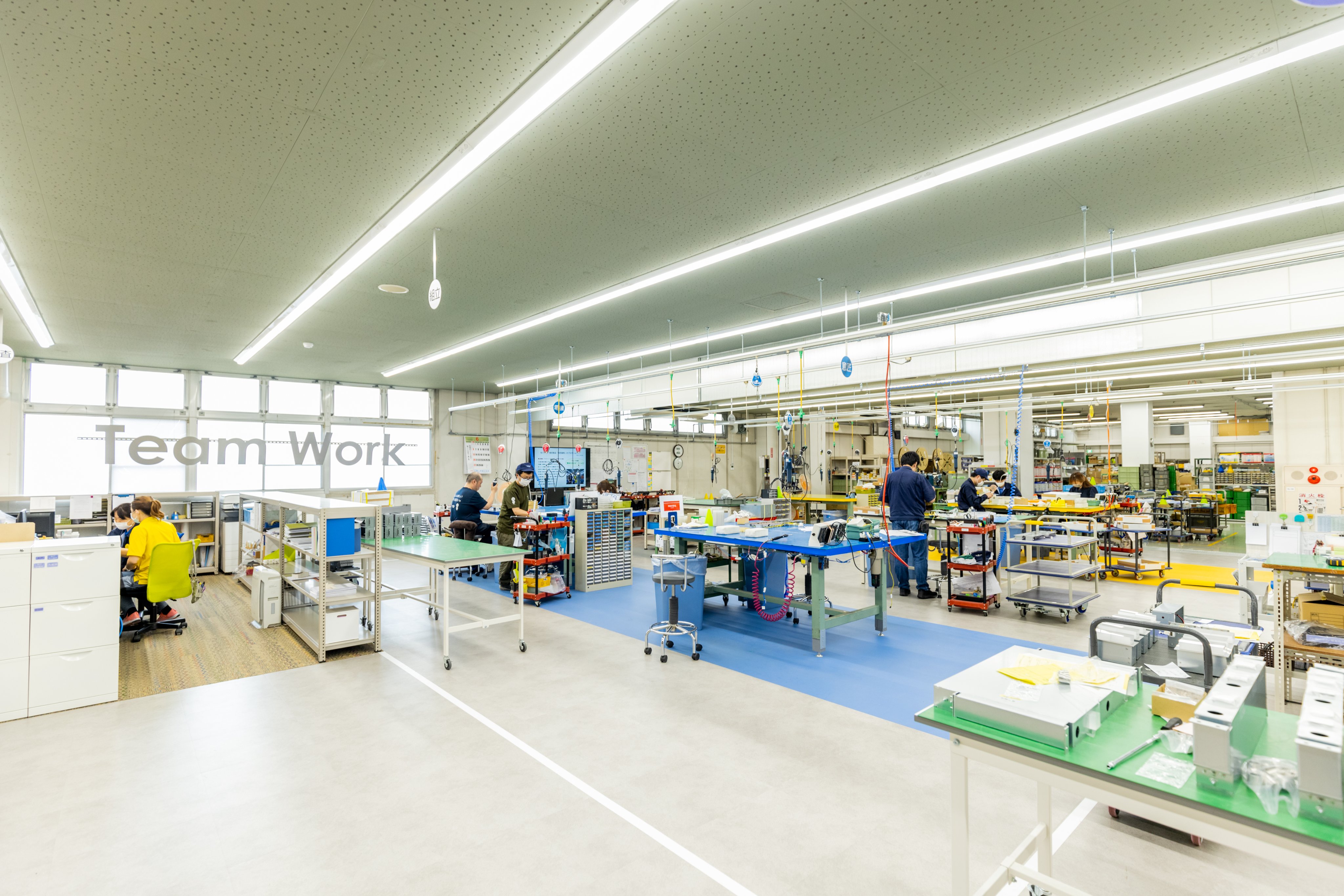 1048個電梯按鈕牆隨你按！東京「島田電機製作所」電梯鈕工廠另類療癒參觀體驗
