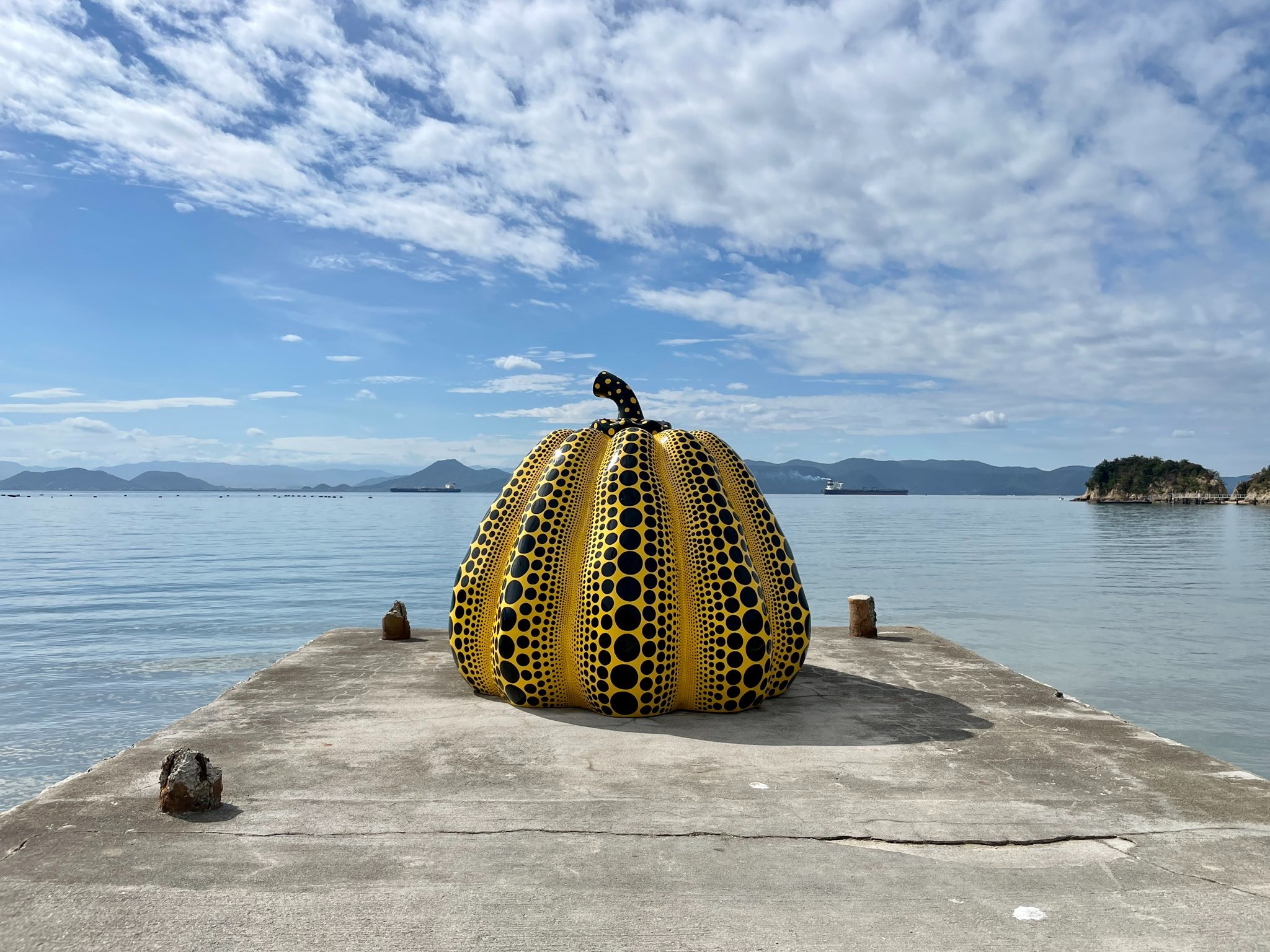 解密草間彌生著迷的南瓜魅力！直島黃南瓜、南瓜鏡屋揮灑藝術熱情