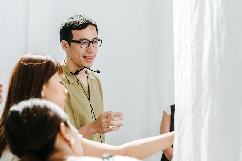 穿越超巨型藝術裝置「縫隙」！FENKO 鳳嬌催化室操刀臺中纖維工藝博物館《Aperture 縫隙—紙的無限想像》