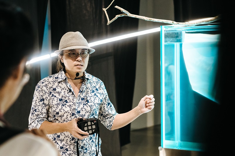 穿越超巨型藝術裝置「縫隙」！FENKO 鳳嬌催化室操刀臺中纖維工藝博物館《Aperture 縫隙—紙的無限想像》