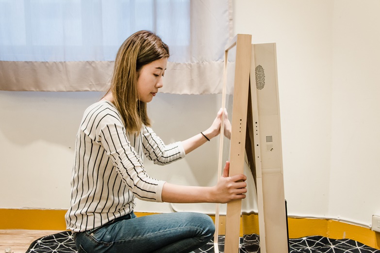 再見了落地式清淨機！ FLAT 徹底融入居家美學，追求好空氣絲毫不打折