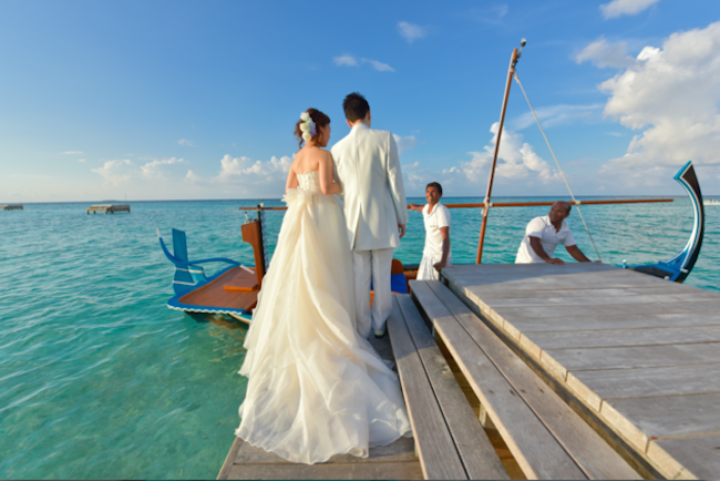 浪漫的極致！宛若天堂般的海中夢幻婚禮教堂