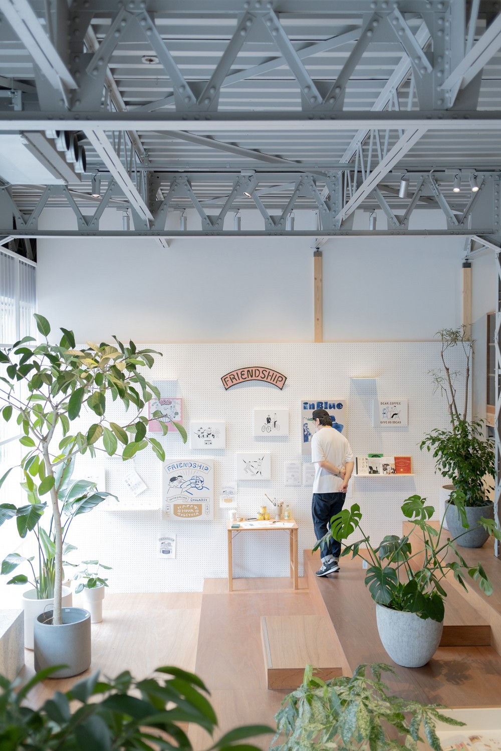 CHALKBOY x WHOSMiNG聯展登場！台日藝術家手繪咖啡光景亮相CAFE!N台中公益店