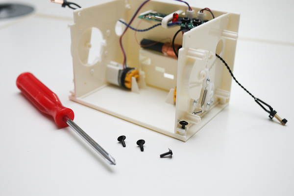 【大人的科學】一眼就愛上的復古小玩具《啪搭啪搭---電波時計》