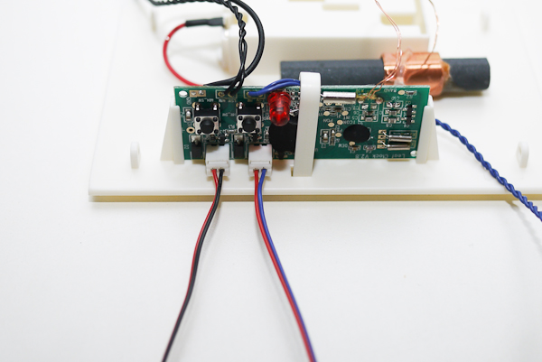 【大人的科學】一眼就愛上的復古小玩具《啪搭啪搭---電波時計》