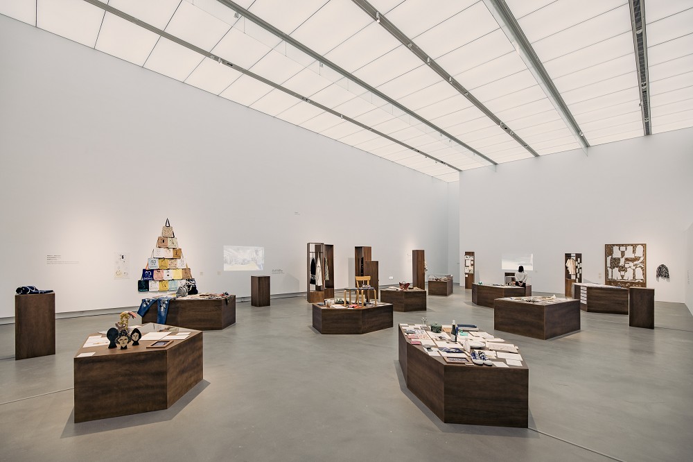 皆川明《TSUZUKU》亮相高美館！8大主題展出經典布料、服裝、插畫設計等950件作品