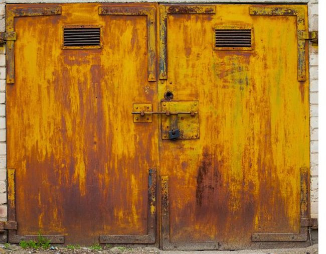 車庫小鎮的美麗與哀愁,繽紛車庫攝影集「Beauty Remains」