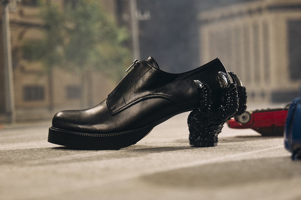 哥吉拉鞋登上奧斯卡！《哥吉拉-1.0 》X日本時尚品牌ha | za | ma打造爪子、背鰭鞋履