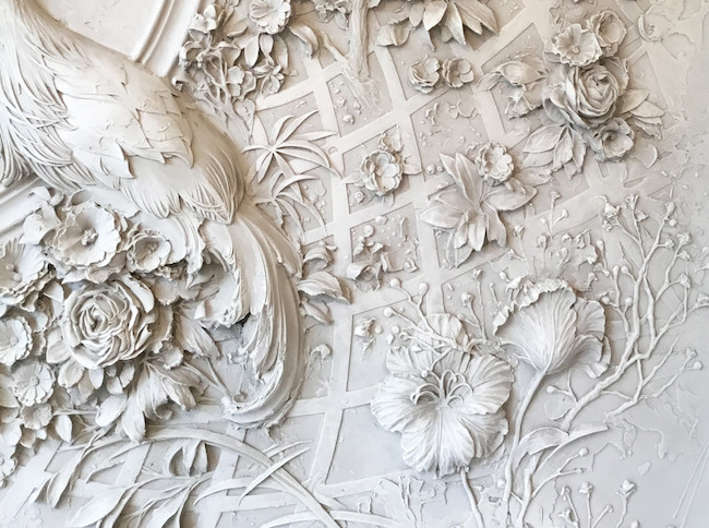 單調牆壁華麗新生！俄羅斯藝術家Goga Tandashvili巧手下的絕美精緻淺浮雕