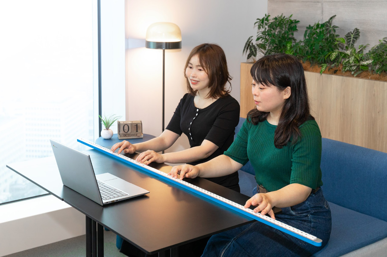 日本Google推「Gboard棒」長條鍵盤！165公分長可當登山杖、量尺甚至防貓亂踩
