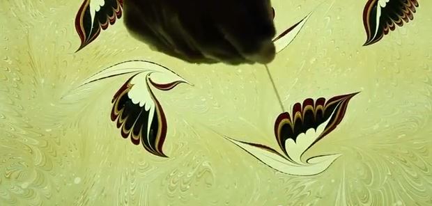 瞬息萬變！考驗手感和美感的傳統拓印技法 Ebru