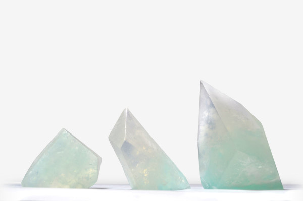 手工製清透肥皂，象徵即將融光光的冰山