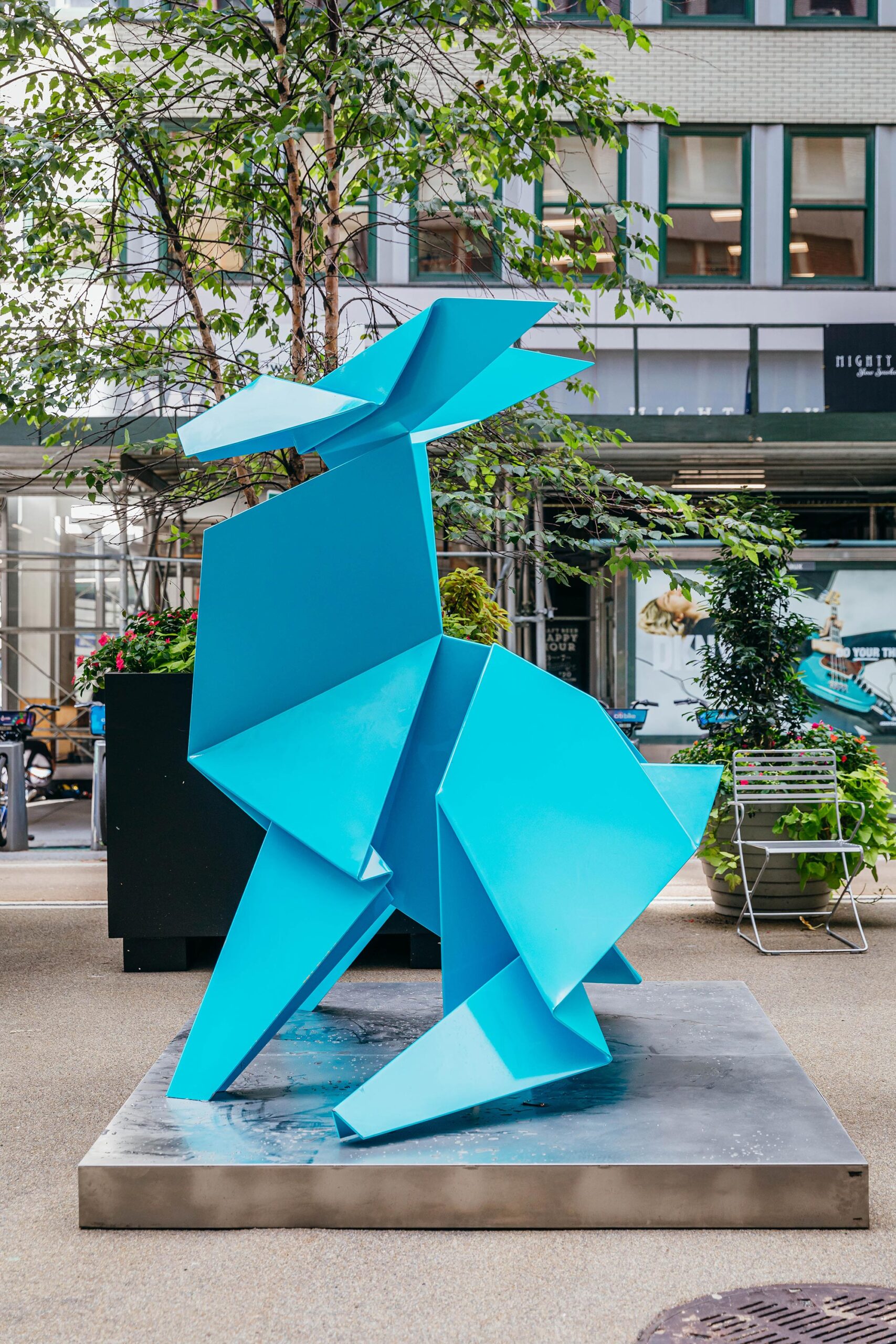 紐約繽紛摺紙動物雕塑！藝術家Hacer讓桃紅大象、綠色小熊躍上曼哈頓街頭