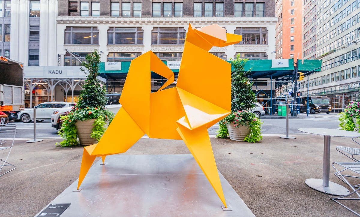 紐約繽紛摺紙動物雕塑！藝術家Hacer讓桃紅大象、綠色小熊躍上曼哈頓街頭