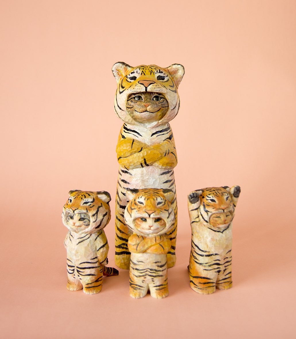 完美雕出貓咪可愛身影!日本藝術家花房櫻的療癒貓咪木雕創作