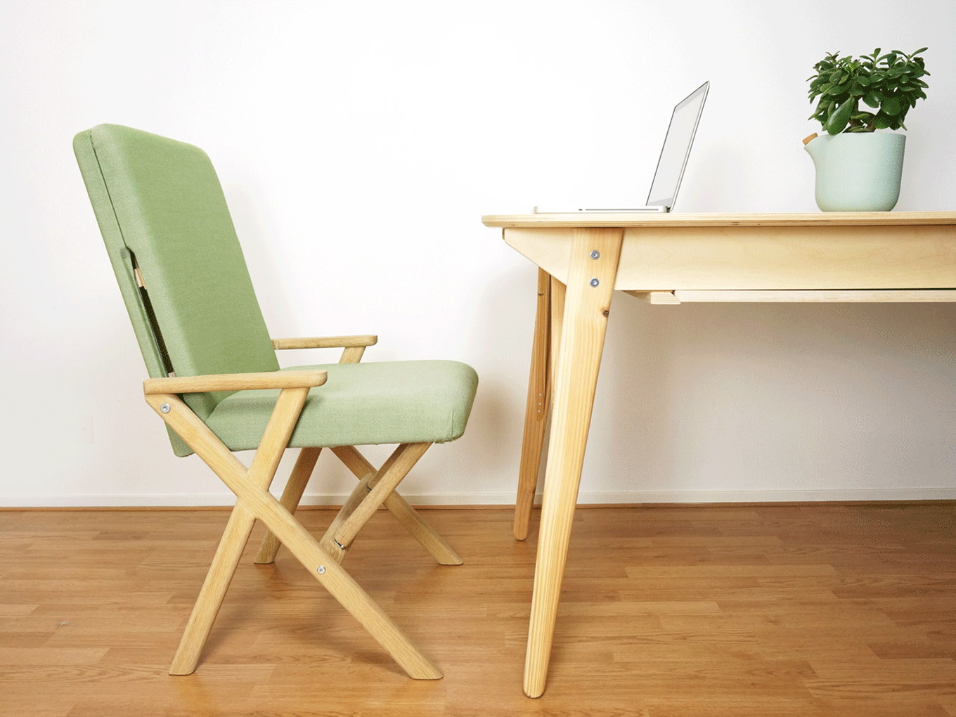 高可成低可就，一張椅子兩種爽度的 Hybrid chair