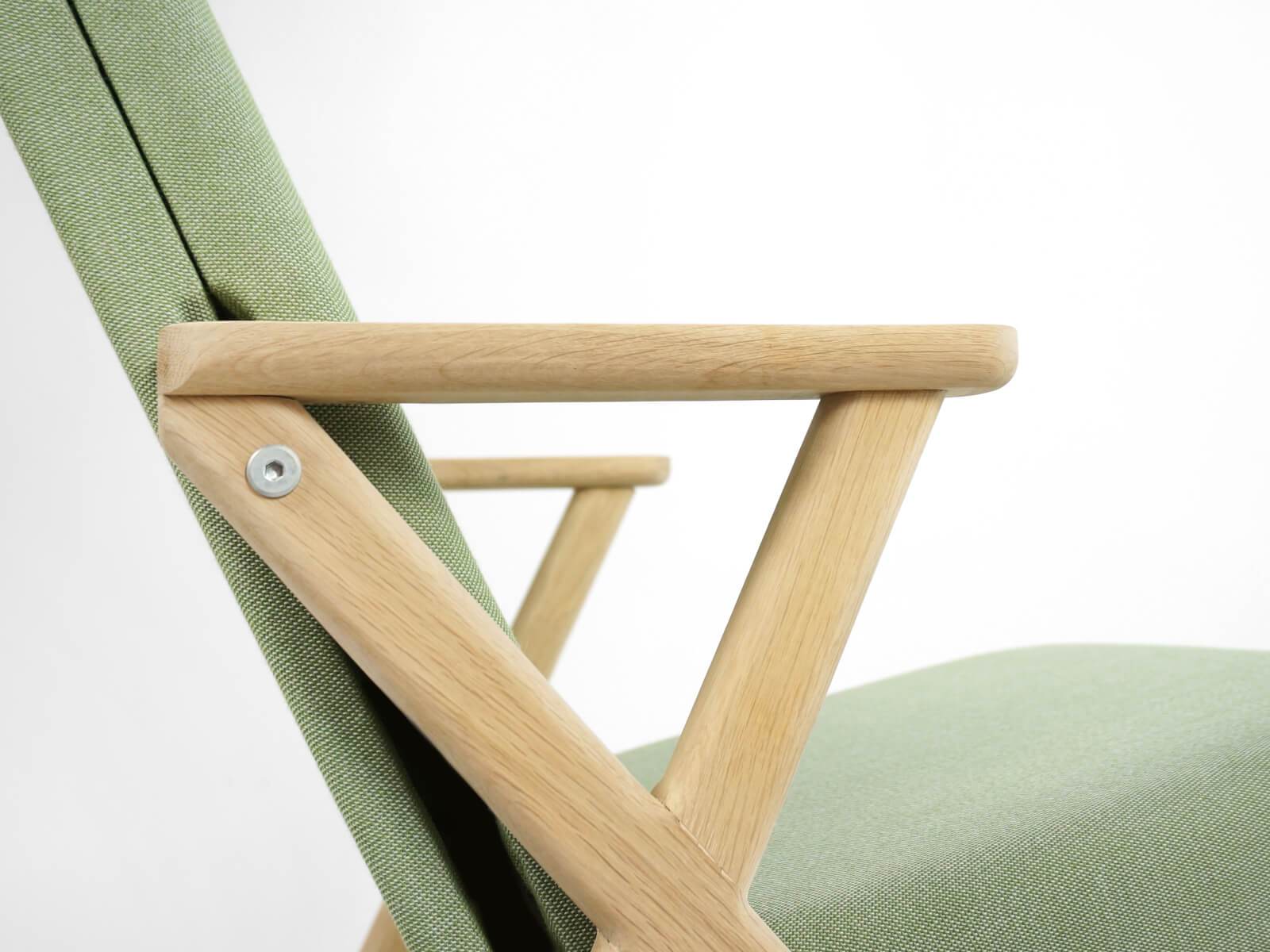 高可成低可就，一張椅子兩種爽度的 Hybrid chair