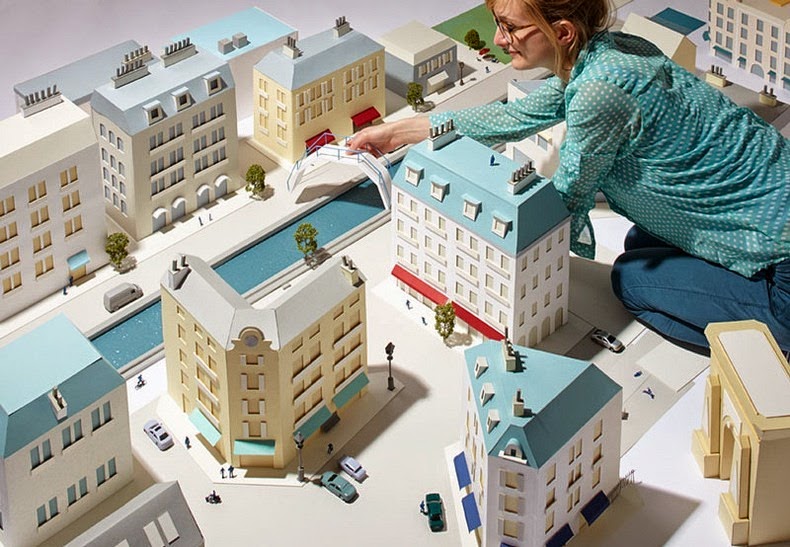 這不是電腦繪圖！Hattie Newman 精緻輕快的紙造都市