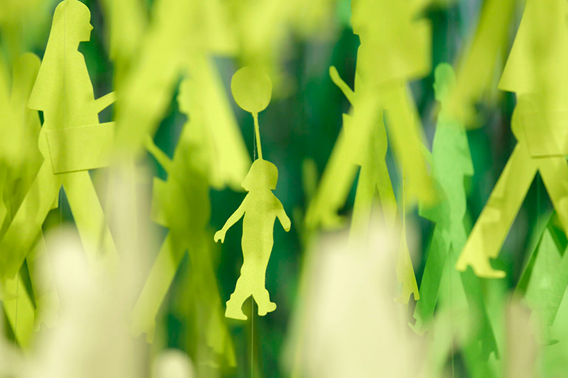 衛星捕捉女性風采，一萬八千張漸層色彩翦影