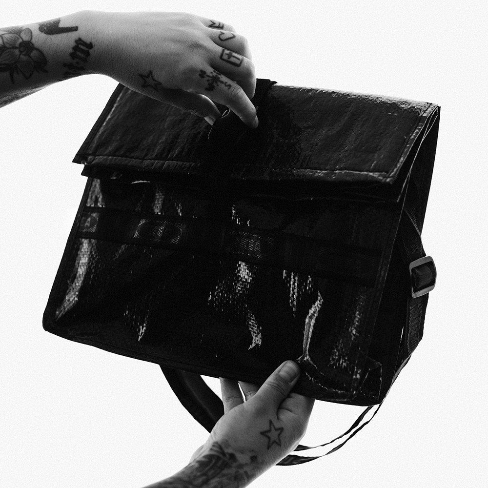 IKEA OBEGRÄNSAD黑色系列！聯名Swedish House Mafia推黑色FRAKTA購物袋、黑膠包