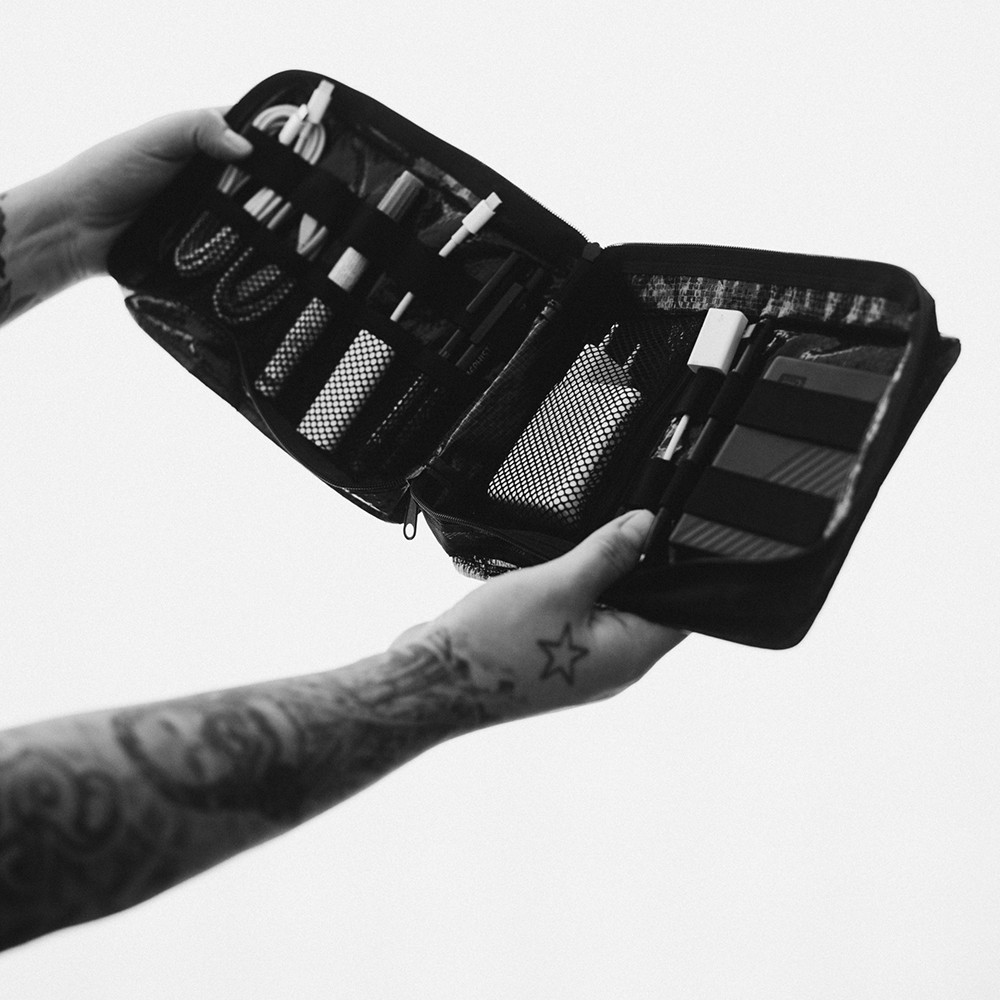 IKEA OBEGRÄNSAD黑色系列！聯名Swedish House Mafia推黑色FRAKTA購物袋、黑膠包