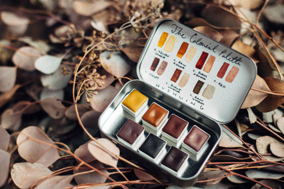 手工調製鐵盒水彩，美得宛如溫暖的秋冬眼影