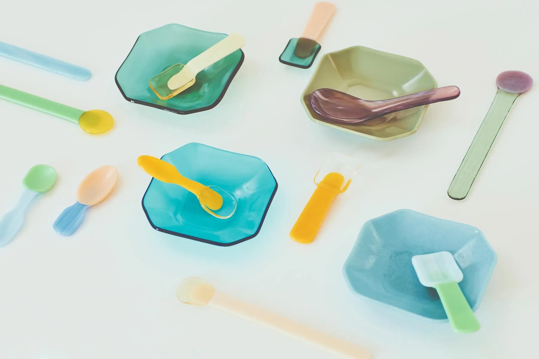 透亮夢幻玻璃食器！日本藝術家池谷三奈美的清透感玻璃器皿創作| 大人物