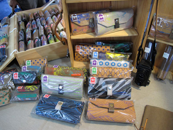 【2012台灣設計師週】之「設計市集」有夠好買