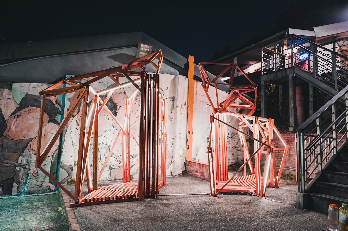 2021寶藏巖光節「棲息在光中」13組作品亮點!光電獸、河光創作點亮山城聚落