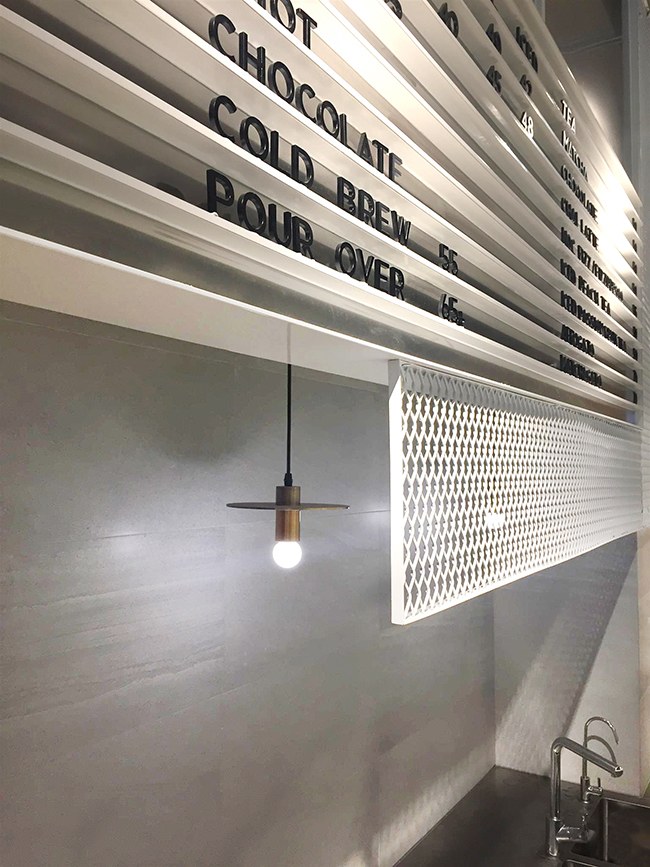 延續通透的素雅！Studio Adjective 設計香港工業風咖啡廳