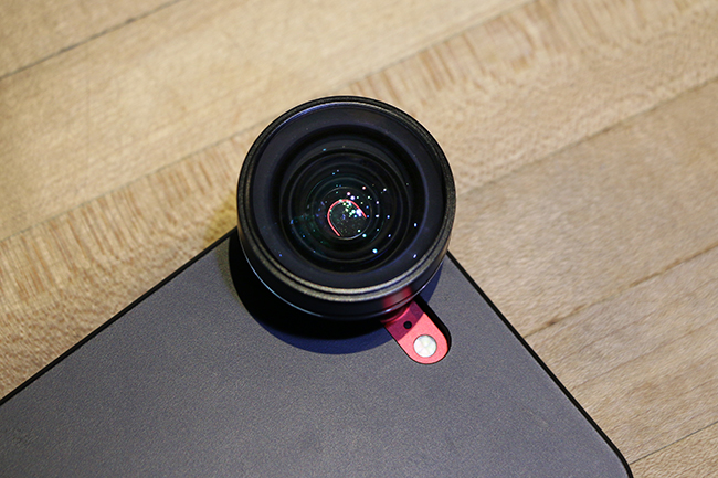 SNAP! 7 保護手機還能花式玩攝影，外接鏡頭用過就回不去啦！