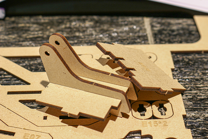 從八歲到八十歲都能玩到瘋掉的桌遊!Armpal遙控戰鬥機械手臂