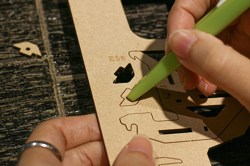 從八歲到八十歲都能玩到瘋掉的桌遊!Armpal遙控戰鬥機械手臂