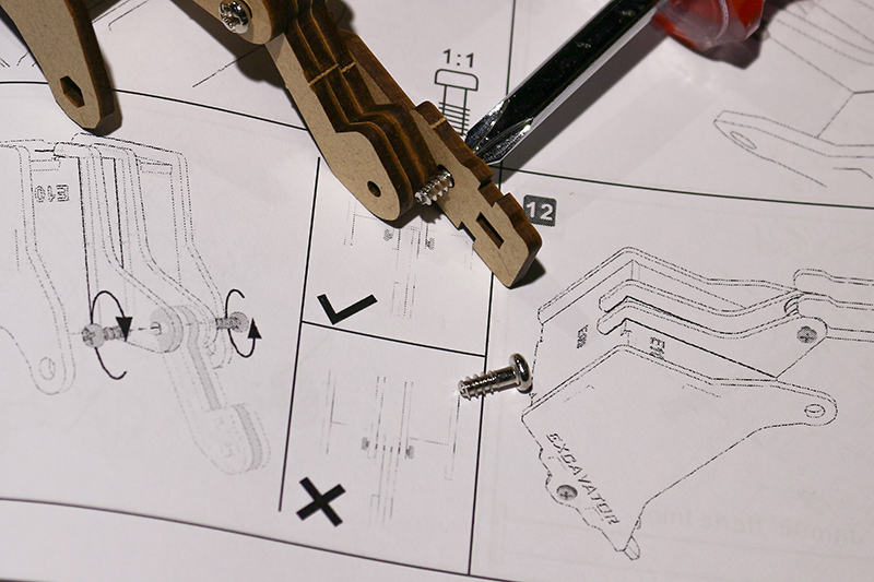 從八歲到八十歲都能玩到瘋掉的桌遊!Armpal遙控戰鬥機械手臂