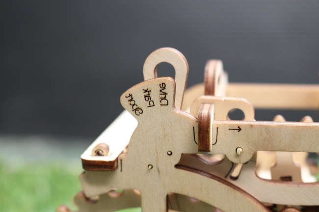 【DIY OK】UGEARS 木製機械玩具,看著親手組裝的齒輪運轉就是爽快!