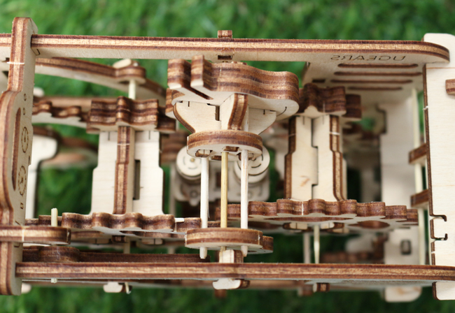【DIY OK】UGEARS 木製機械玩具,看著親手組裝的齒輪運轉就是爽快!