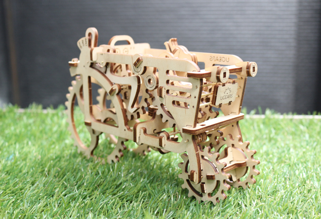 【DIY OK】UGEARS 木製機械玩具,看著親手組裝的齒輪運轉就是爽快!
