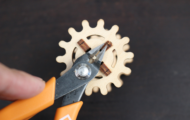 【DIY OK】UGEARS 木製機械玩具,看著親手組裝的齒輪運轉就是爽快!