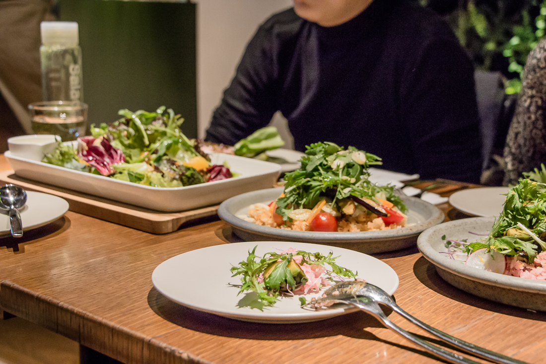 當綠意圍繞著生活呼吸!一隅有花創辦人 X 蔬食餐飲 Saladay 不謀而合的慢生活哲思