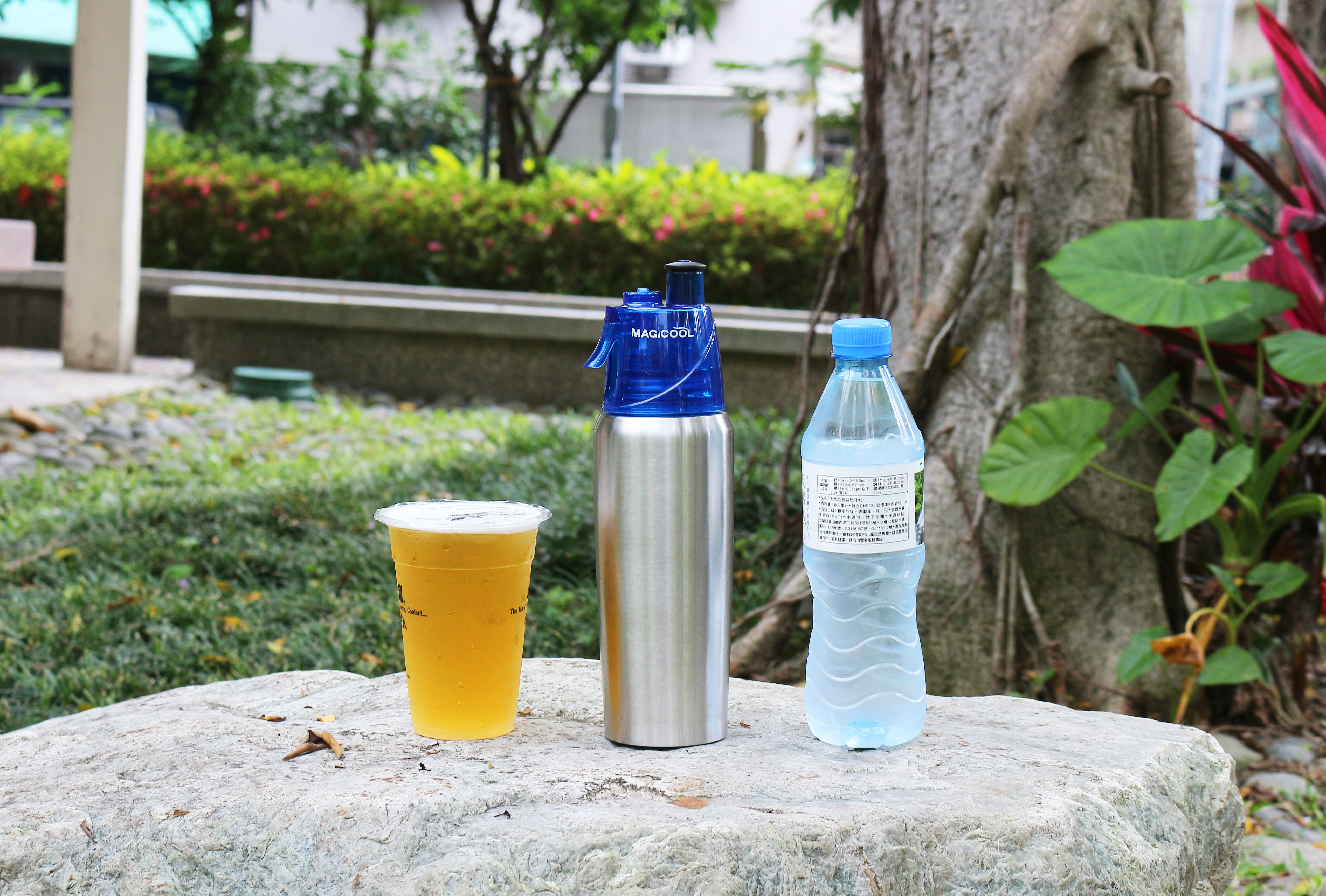 從皮表到內裡的暢快！MAGICOOL 噴霧保冷水瓶