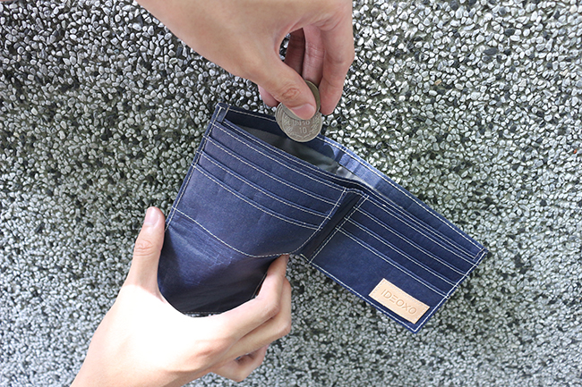 【台灣設計】水泥袋變身紙皮夾!分錢包讓鈔票零錢自動歸位