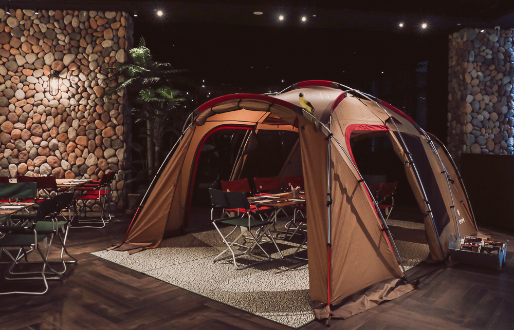 英國藝術家貝馬丁操刀玻璃水母、珊瑚燈壁飾!COZZI Blu 桃園館 4 大海洋設計必看元素揭秘