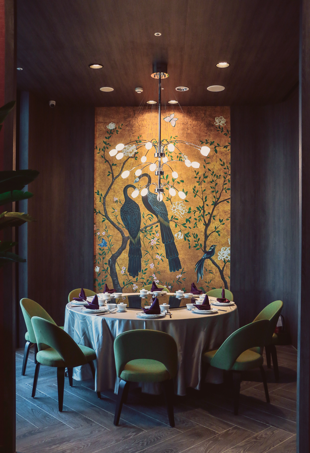 英國藝術家貝馬丁操刀玻璃水母、珊瑚燈壁飾!COZZI Blu 桃園館 4 大海洋設計必看元素揭秘