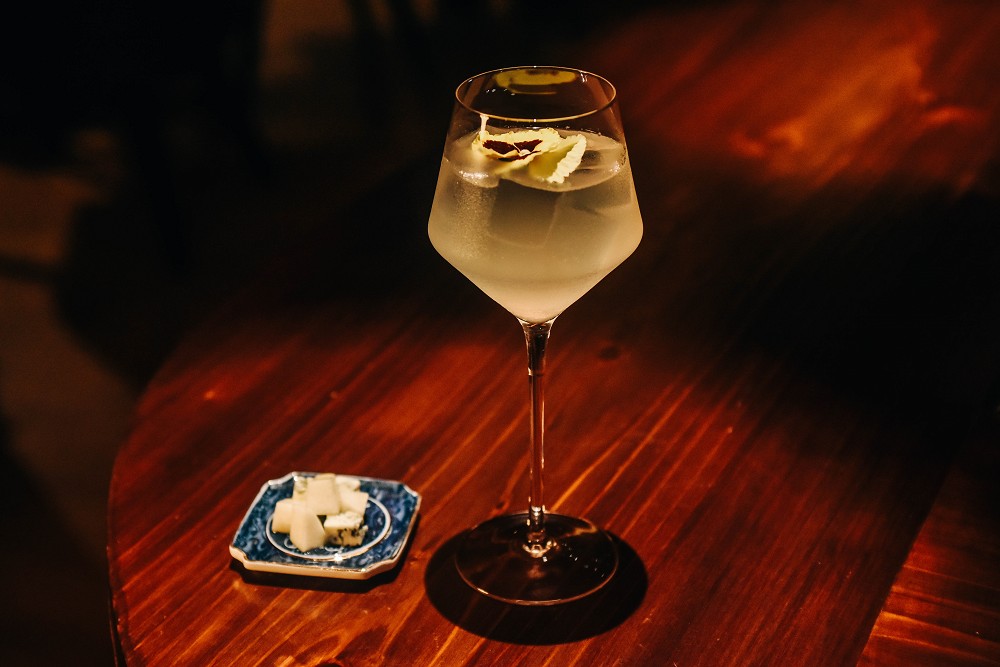 台南風格餐酒館「榕 洋行」！老屋化身魏斯咖啡廳、俱樂部酒吧、文藝閣樓